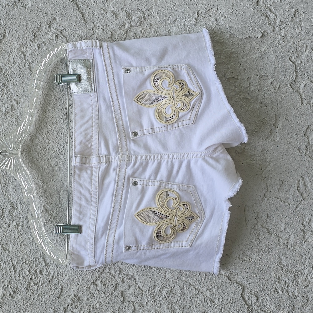 M By Maurices Premium White Embellished Jean Shorts Size 11/12
